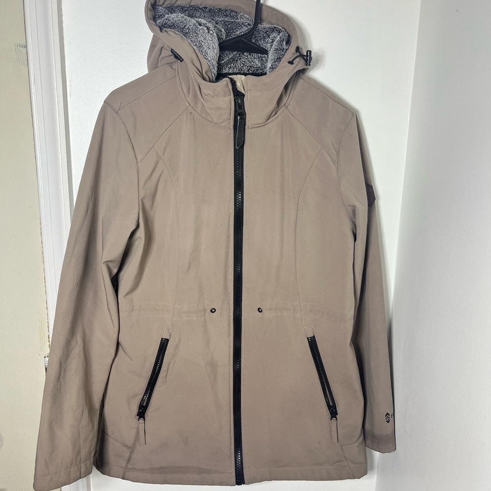 Free Country Women’s Hooded Softshell Jacket Fleece Lined Taupe Medium - Picture 1 of 11